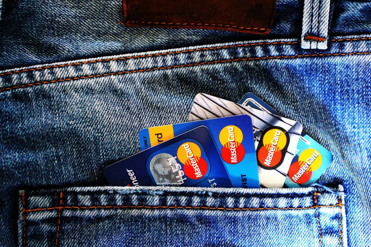 How to Improve Your Credit Score: Essential Tips for US Borrowers